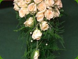 Brautstrauss abfliessend Rosen Creme